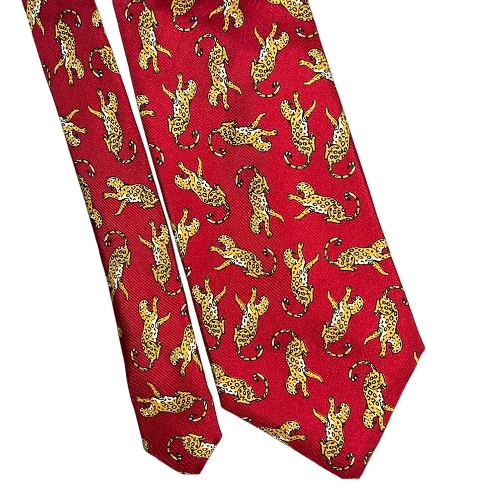 VTG NEW Fil A Fil Made in France Hand Made Jaguar Leopard Cat Red Silk Tie 54”